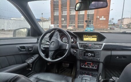 Mercedes-Benz E-Класс, 2011 год, 1 950 000 рублей, 3 фотография