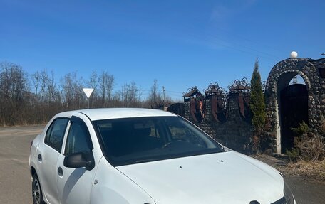 Renault Logan II, 2017 год, 230 000 рублей, 1 фотография