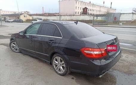 Mercedes-Benz E-Класс, 2011 год, 1 950 000 рублей, 4 фотография