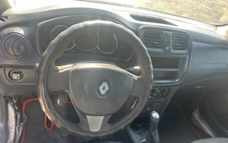 Renault Logan II, 2017 год, 230 000 рублей, 14 фотография