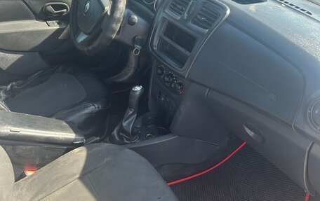 Renault Logan II, 2017 год, 230 000 рублей, 19 фотография