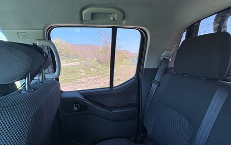 Nissan Navara (Frontier), 2008 год, 1 200 000 рублей, 25 фотография