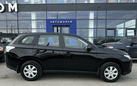 Mitsubishi Outlander III рестайлинг 3, 2013 год, 1 399 000 рублей, 5 фотография