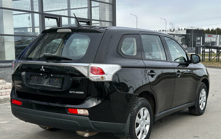 Mitsubishi Outlander III рестайлинг 3, 2013 год, 1 399 000 рублей, 7 фотография