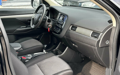 Mitsubishi Outlander III рестайлинг 3, 2013 год, 1 399 000 рублей, 15 фотография
