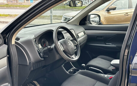 Mitsubishi Outlander III рестайлинг 3, 2013 год, 1 399 000 рублей, 11 фотография