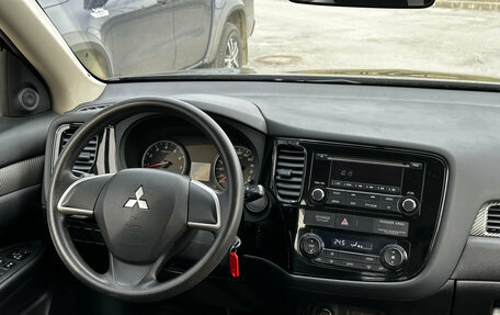 Mitsubishi Outlander III рестайлинг 3, 2013 год, 1 399 000 рублей, 18 фотография