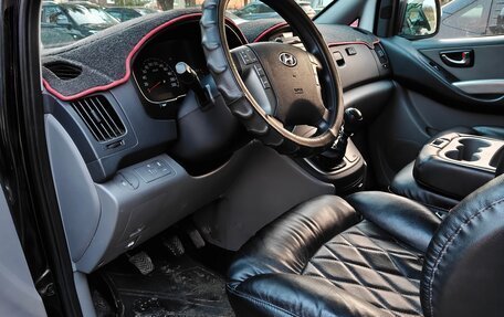 Hyundai Grand Starex Grand Starex I рестайлинг 2, 2013 год, 1 600 000 рублей, 4 фотография