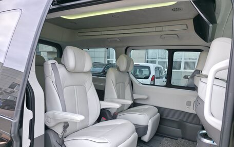 Hyundai Staria, 2022 год, 6 500 000 рублей, 14 фотография