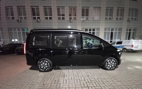 Hyundai Staria, 2022 год, 6 500 000 рублей, 5 фотография