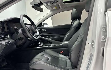 Hyundai Elantra, 2022 год, 1 780 000 рублей, 6 фотография