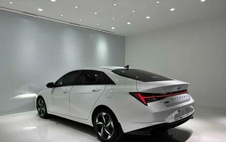 Hyundai Elantra, 2022 год, 1 780 000 рублей, 2 фотография