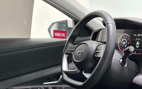 Hyundai Elantra, 2022 год, 1 780 000 рублей, 5 фотография