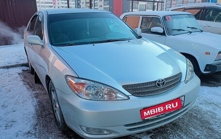 Toyota Camry V40, 2002 год, 680 000 рублей, 2 фотография