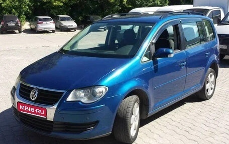 Volkswagen Touran III, 2007 год, 400 000 рублей, 1 фотография