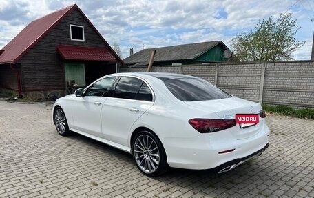 Mercedes-Benz E-Класс, 2022 год, 5 500 000 рублей, 4 фотография