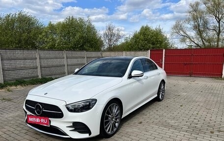 Mercedes-Benz E-Класс, 2022 год, 5 500 000 рублей, 2 фотография