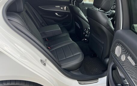 Mercedes-Benz E-Класс, 2022 год, 5 500 000 рублей, 14 фотография