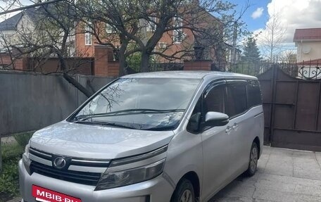 Toyota Voxy III, 2016 год, 1 450 000 рублей, 3 фотография