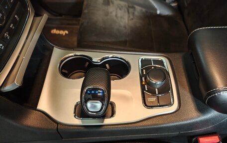 Jeep Grand Cherokee, 2014 год, 3 950 000 рублей, 24 фотография