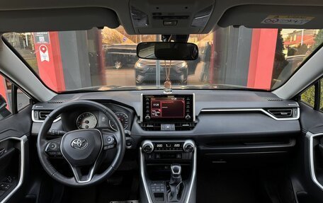 Toyota RAV4, 2019 год, 2 790 000 рублей, 13 фотография