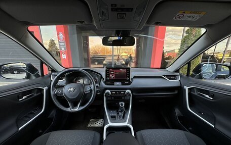 Toyota RAV4, 2019 год, 2 790 000 рублей, 14 фотография