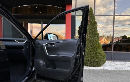 Toyota RAV4, 2019 год, 2 790 000 рублей, 21 фотография