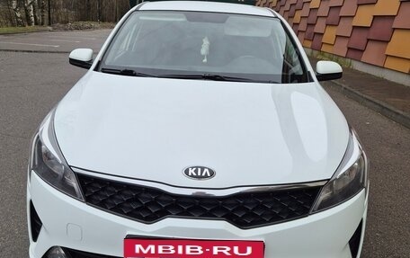 KIA Rio IV, 2020 год, 1 620 000 рублей, 2 фотография