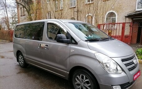 Hyundai Grand Starex Grand Starex I рестайлинг 2, 2017 год, 2 800 000 рублей, 1 фотография