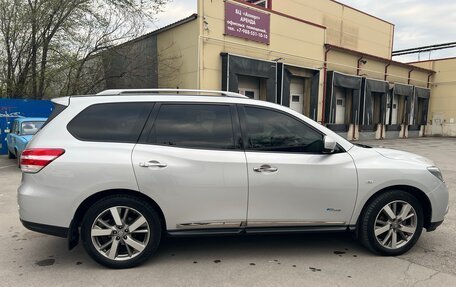Nissan Pathfinder, 2015 год, 1 925 000 рублей, 32 фотография