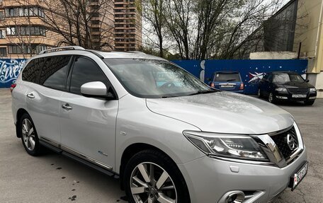 Nissan Pathfinder, 2015 год, 1 925 000 рублей, 29 фотография
