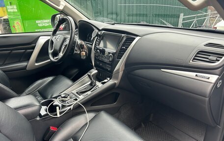 Mitsubishi Pajero Sport III рестайлинг, 2019 год, 3 550 000 рублей, 11 фотография