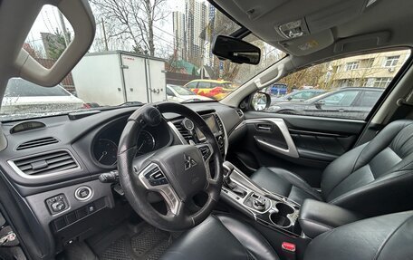 Mitsubishi Pajero Sport III рестайлинг, 2019 год, 3 550 000 рублей, 10 фотография