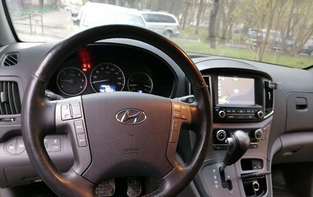 Hyundai Grand Starex Grand Starex I рестайлинг 2, 2017 год, 2 800 000 рублей, 8 фотография