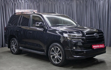 Toyota Land Cruiser 200, 2020 год, 10 498 000 рублей, 3 фотография