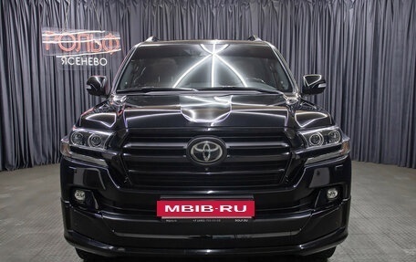 Toyota Land Cruiser 200, 2020 год, 10 498 000 рублей, 2 фотография