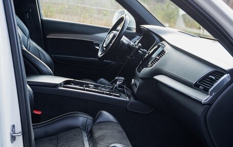 Volvo XC90 II рестайлинг, 2018 год, 3 000 000 рублей, 17 фотография