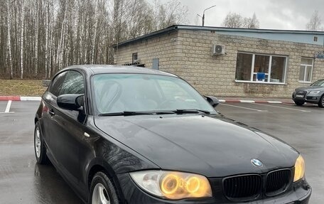 BMW 1 серия, 2011 год, 700 000 рублей, 1 фотография