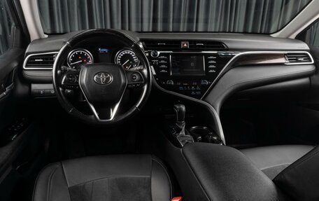 Toyota Camry, 2019 год, 2 499 000 рублей, 6 фотография