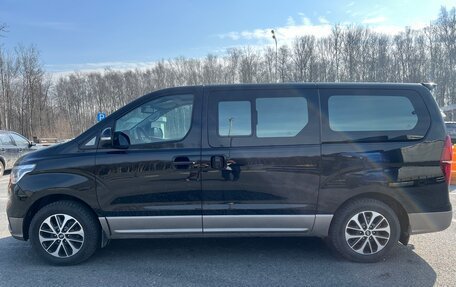 Hyundai Grand Starex Grand Starex I рестайлинг 2, 2019 год, 3 585 000 рублей, 4 фотография