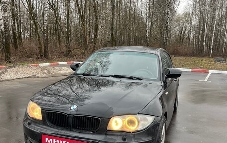 BMW 1 серия, 2011 год, 700 000 рублей, 2 фотография