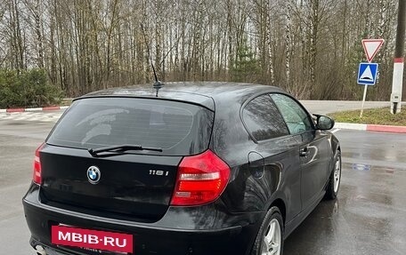 BMW 1 серия, 2011 год, 700 000 рублей, 6 фотография
