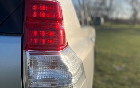 Toyota Land Cruiser Prado 150 рестайлинг 2, 2012 год, 2 990 000 рублей, 27 фотография