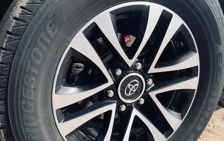 Toyota Land Cruiser Prado 150 рестайлинг 2, 2012 год, 2 990 000 рублей, 18 фотография