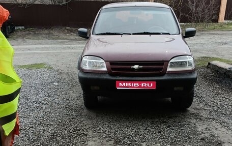 Chevrolet Niva I рестайлинг, 2004 год, 315 000 рублей, 1 фотография