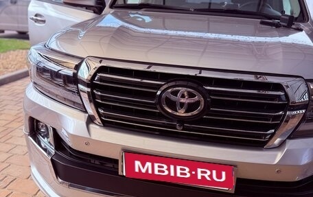 Toyota Land Cruiser 200, 2012 год, 3 000 000 рублей, 1 фотография