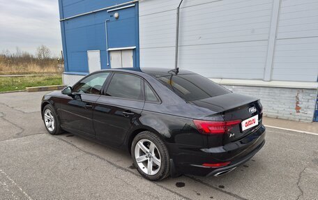 Audi A4, 2018 год, 2 300 000 рублей, 5 фотография