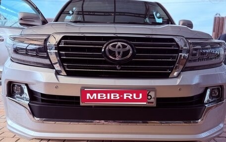 Toyota Land Cruiser 200, 2012 год, 3 000 000 рублей, 2 фотография