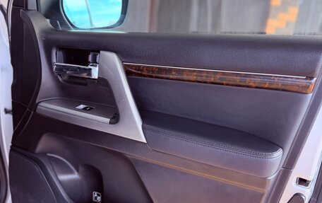 Toyota Land Cruiser 200, 2012 год, 3 000 000 рублей, 6 фотография