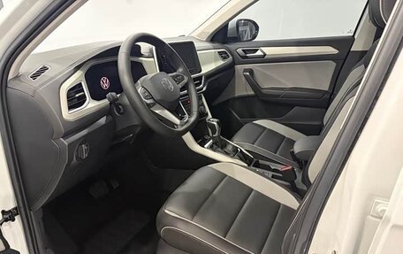 Volkswagen T-Roc I, 2023 год, 1 835 000 рублей, 5 фотография